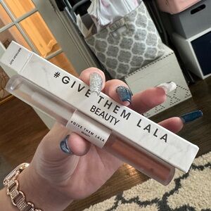 Give them LALA beauty double ended lip duo “Birthday suit” NEW***